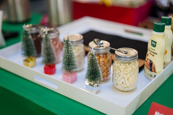 1 Amazon Fresh Long Beach Ca Holiday Art Display-7