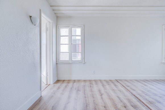 1144 W 57th St Los Angeles Interior-034