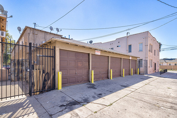 2011 Cedar Ave Long Beach Exterior-005