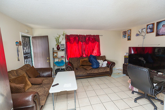 10413 S Main Street - Real Estate Photographer Los Angeles-88