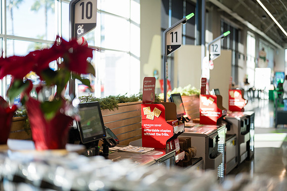 1 Amazon Fresh Long Beach Ca Holiday Art Display-5
