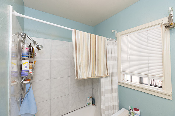338 W Magnolia St-002