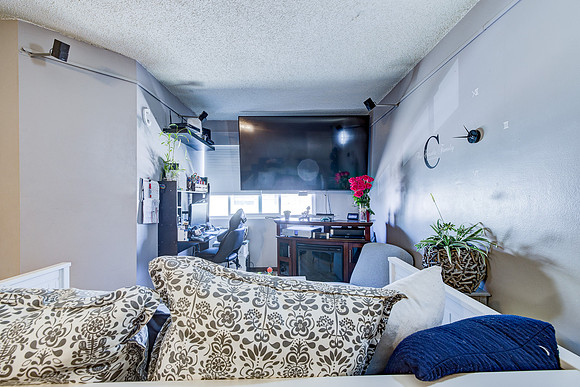1133 Freeman Ave Interior-080