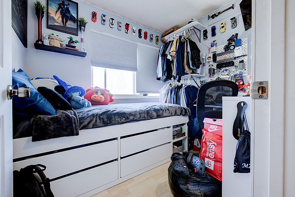 1133 Freeman Ave Interior-069
