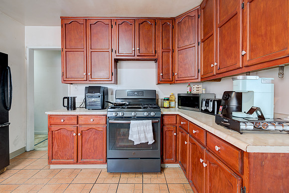 1031 W 57th Street-014