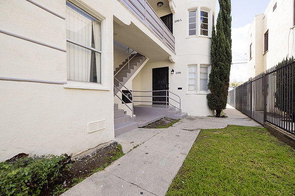 1144 W 57th St Los Angeles-007