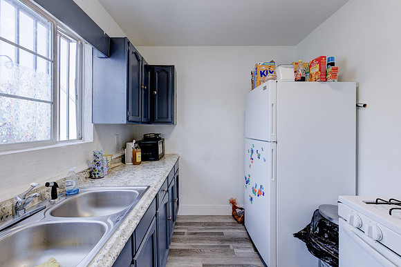815 W 62nd Pl Interior-051