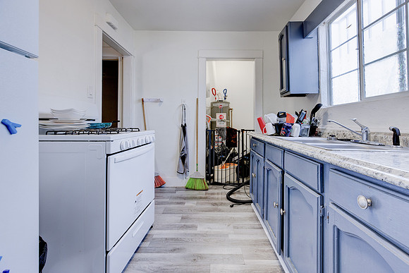 815 W 62nd Pl Interior-053