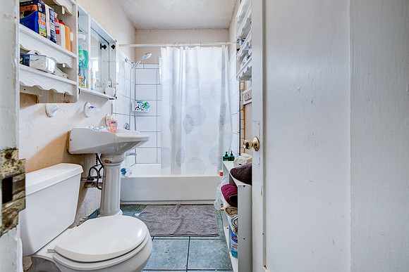 1031 W 57th Street-003
