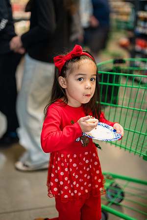 1 Amazon Fresh Long Beach Ca Holiday Art Display-93