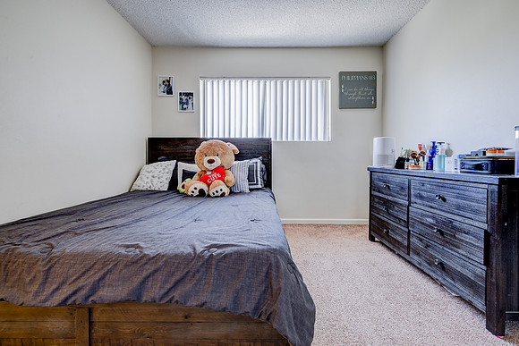 1133 Freeman Ave Interior-016