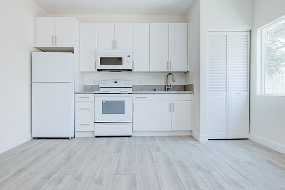 2945 West Blvd Interior-003