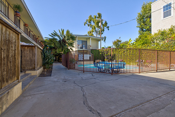 756 Inglewood Outside-017
