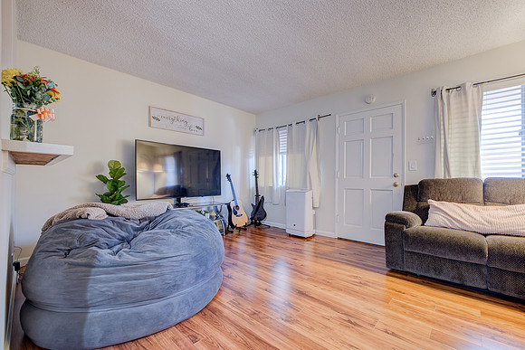 1133 Freeman Ave Interior-034