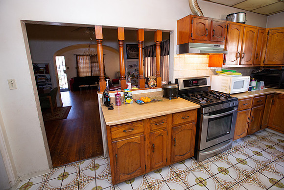 532 S Flower St-96