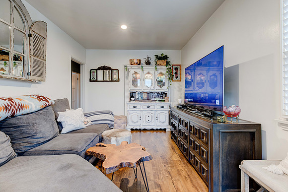 Interior 616 Sheldon Street-002