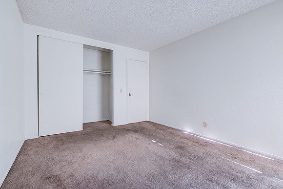 756 Inglewood Interior-024