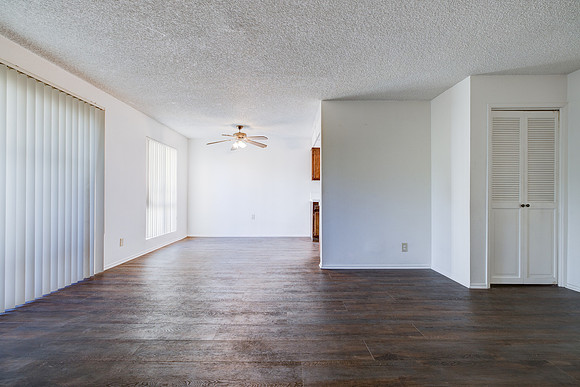 756 Inglewood Interior-005