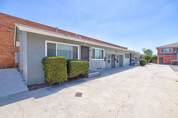 1300 W 134th St-Gardena Exterior-12