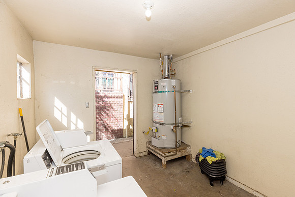 338 W Magnolia St-072