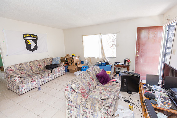 10413 S Main Street - Real Estate Photographer Los Angeles-39
