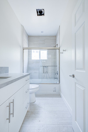 2945 West Blvd Interior-011