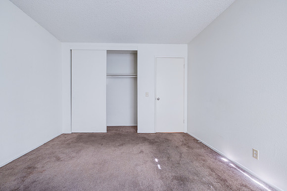 756 Inglewood Interior-025