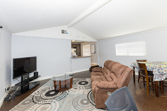 Real Estate Photographer Bellflower 10268 Muroc St-017