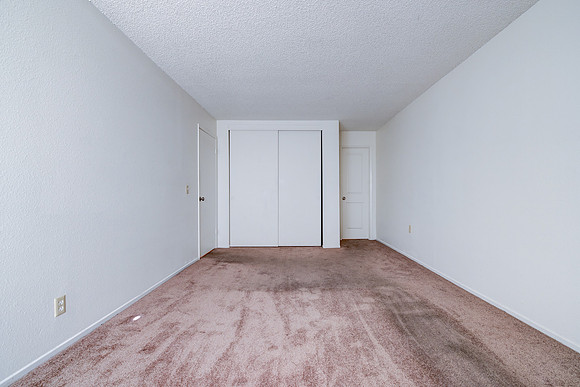 756 Inglewood Interior-031