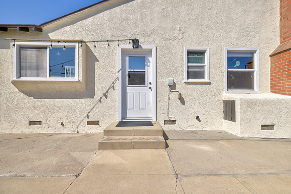 2515 Magnolia Ave Exterior-018
