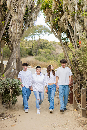 Family Photos Crystal Cove Newport Beach Ca-027