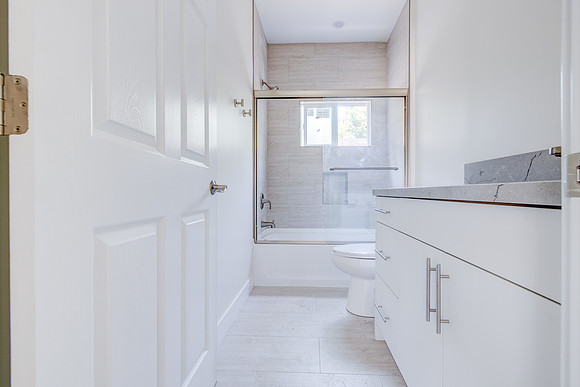 2945 West Blvd Interior-022