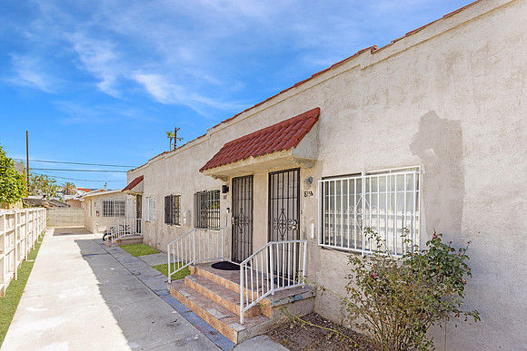 815 W 62nd Pl-1