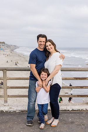 Family photos Oceanside Pier-025