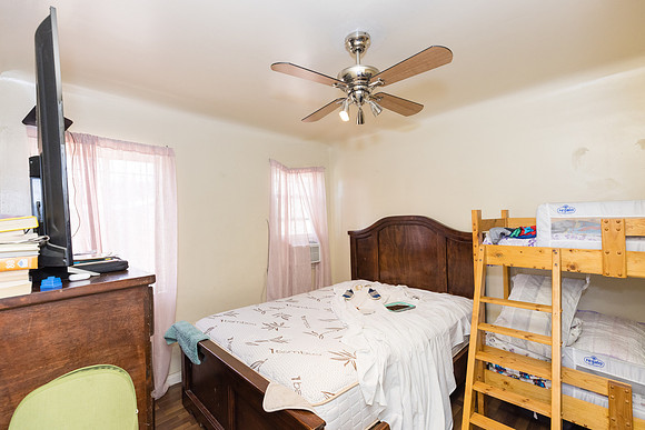 432 W Palm St-003