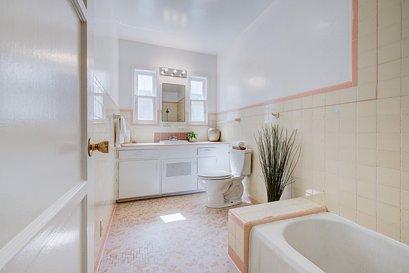 4245 E 14th St Interior-64