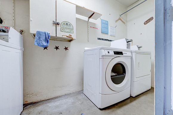 1133 Freeman Ave Interior-086