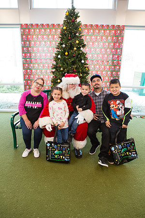 Pizza with Santa-158