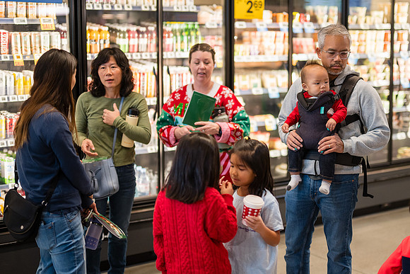 1 Amazon Fresh Long Beach Ca Holiday Art Display-144