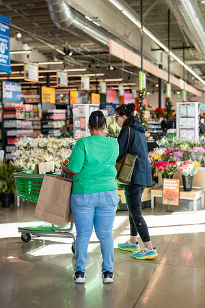 1 Amazon Fresh Long Beach Ca Holiday Art Display-28