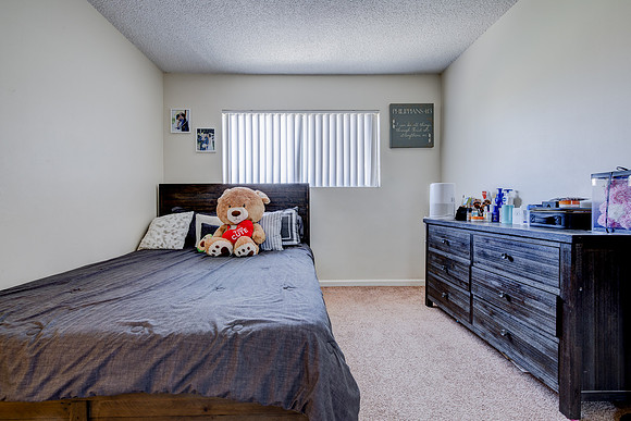 1133 Freeman Ave Interior-015