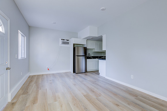 187 W 41st St -029