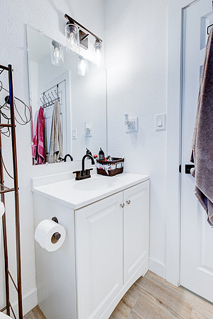 10223 Crenshaw Blvd Inglewood Interior-016