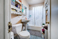 1031 W 57th Street-001