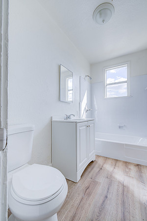 1144 W 57th St Los Angeles Interior-040