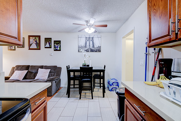 1133 Freeman Ave Interior-030